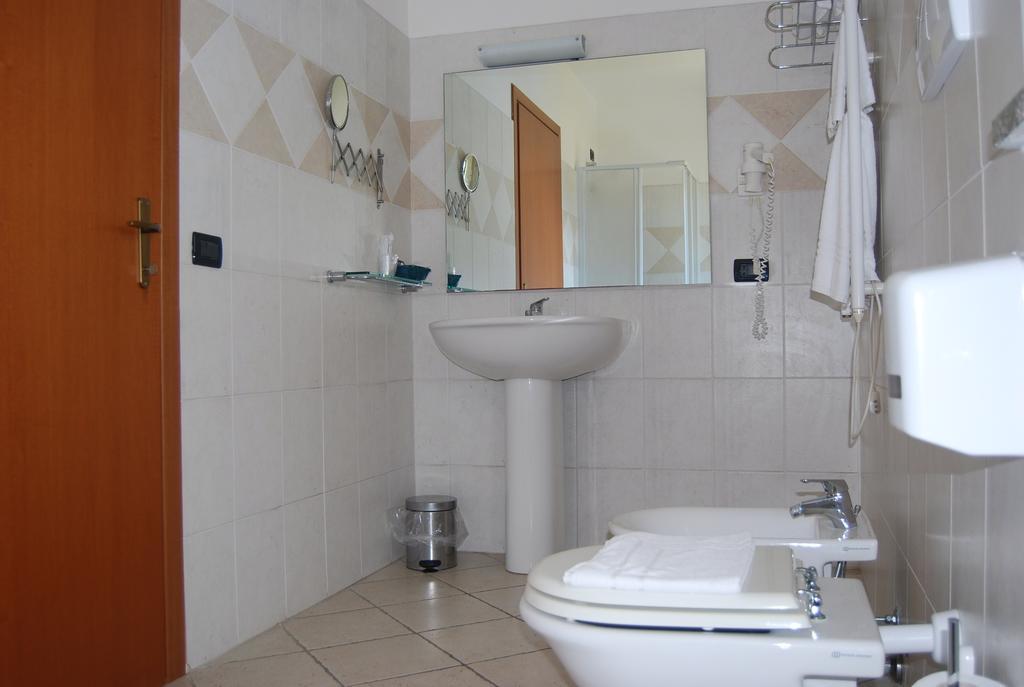 Telma Hotel テッラチーナ エクステリア 写真